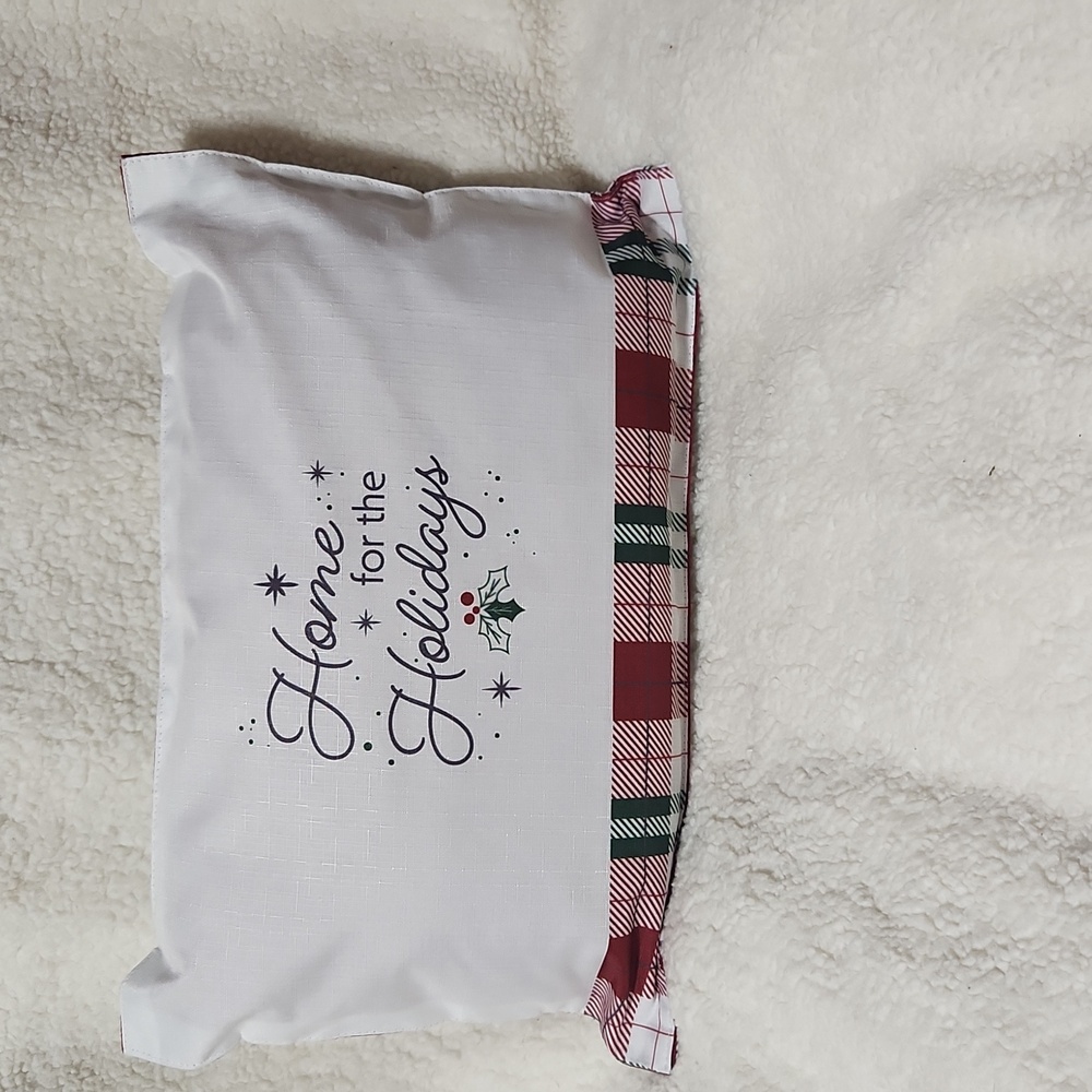 Set Of 3 Matching Pillows - Picture 4 of 6